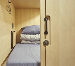 Кровать в общем номере (мужской номер) в Myeongdong Goodstay - Hostel