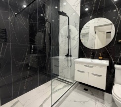 Современный пентхаус с панорамными окнами и террасой мечты, видом на море! в Как Дома 05