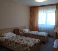 Номер полулюкс семейный с 4 односпальными кроватями в Печора