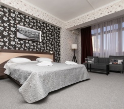 2-х местный номер повышенной комфортности с большой кроватью в Жемчуг