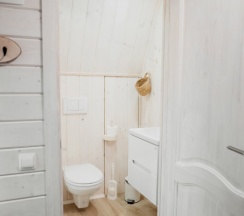Коттедж Comfort с красивым видом из окна в Deep Lake House