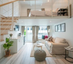 Номер Standard Дуплекс с балконом в White Ivory Bed & Breakfast