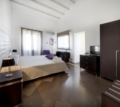 Трёхместный номер Superior в Hotel Villa del Lauro