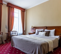 Улучшенный двухместный номер в Голден отель