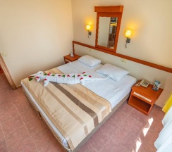 Двухместный номер Standard с балконом двуспальная кровать в Club Big Blue Suit Hotel