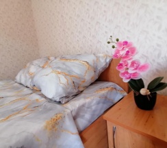 Комната стандарт с 1 односпальной и 1 двуспальной кроватью в Солнечный берег