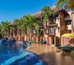 Двухместный номер с доступом в бассейн двуспальная кровать в Princess Kamala Beachfront Hotel
