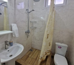 Четырёхместный номер Superior с балконом в Премьер-Сухум