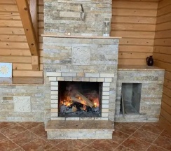 Шале с красивым видом из окна в Золотой родник