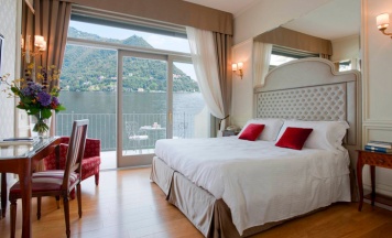 Двухместный номер Deluxe двуспальная кровать в Hotel Villa Flori