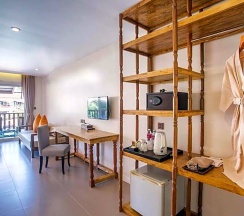 Номер Deluxe с видом на бассейн в Arinara Beach Resort Phuket