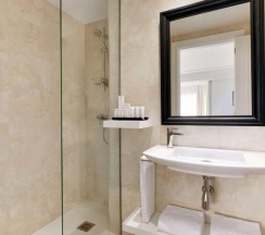 Двухместный номер Executive двуспальная кровать в Hotel Louise Brussels