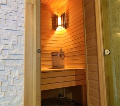 Номер студио двухместный с видом на бассейн без балкона в Брют