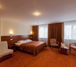 Номер полулюкс с 1 двуспальной кроватью в Azimut Отель Ставрополь