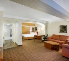 Номер Deluxe в La Quinta Inn by Wyndham Austin Capitol / Downtown