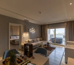 Люкс Posh Club Crystal Jacuzzi в Sunrise Crystal Bay Resort