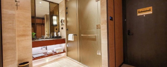 Двухместный номер Premier с видом на море двуспальная кровать в Xihu Resort Hotel
