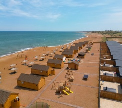 Бунгало с видом на море и прямым выходом на пляж в Акватория Резорт