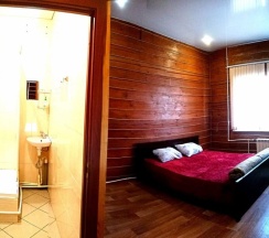 Коттедж с 5 комнатами с балконом и с красивым видом из окна в Удачный