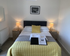 Двухместный номер Standard с видом на озеро двуспальная кровать в Loch Eyre House