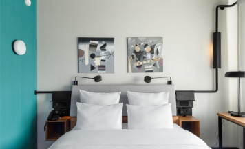 Номер Standard с двуспальной кроватью в Novotel Vladivostok