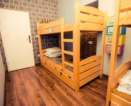Кровать в общем номере в Greg&Tom Beer House Hostel