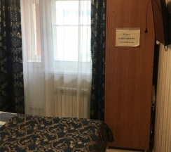 Номер стандарт с 1 двуспальной кроватью и балконом в ОтельОк