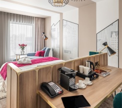 Номер Suite, с видом на озеро - с большой двуспальной кроватью и диваном-кроватью в Mercure