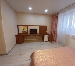 Номер стандарт с 1 двуспальной кроватью в Кызыл Яр