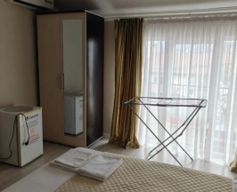 Трёхместные апартаменты Comfort c 1 комнатой с видом на город в Лазурный