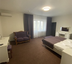 Полулюкс/Junior suite в Украина