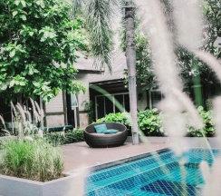 Двухместный номер Deluxe с видом на бассейн двуспальная кровать в Nirundorn Resort