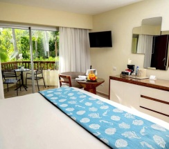 Двухместный номер Standard с красивым видом из окна двуспальная кровать в Impressive Resort & Spa