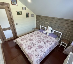 Коттедж Дуплекс с красивым видом из окна в Брусничный коттедж