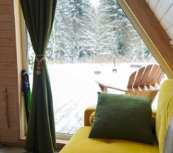 Дом (желтый) с панорамным видом на лес в Casa Ruza