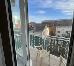 Двухкомнатный пятиместный с балконом в ЭльМар