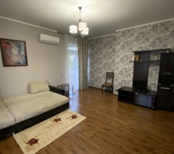 Коттедж улучшенный с 3 диванами в Курортный