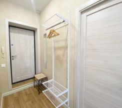 2-комнатные апартаменты люкс Уральская 77 в Жёлтый Нарцисс