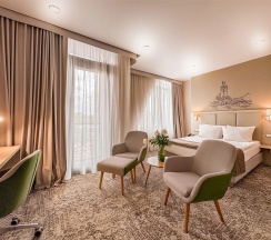 Представительский номер c 1 большой кроватью в Holiday Inn Kaliningrad