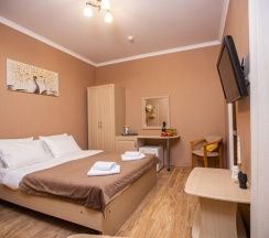 Стандарт 3-местный с двуспальной кроватью и балконом в Джульетта