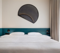 Семейный Люкс с 1 кроватью King-size или 2 односпальными кроватями 90х200см в Нега