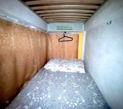 Кровать в общем номере в Гости