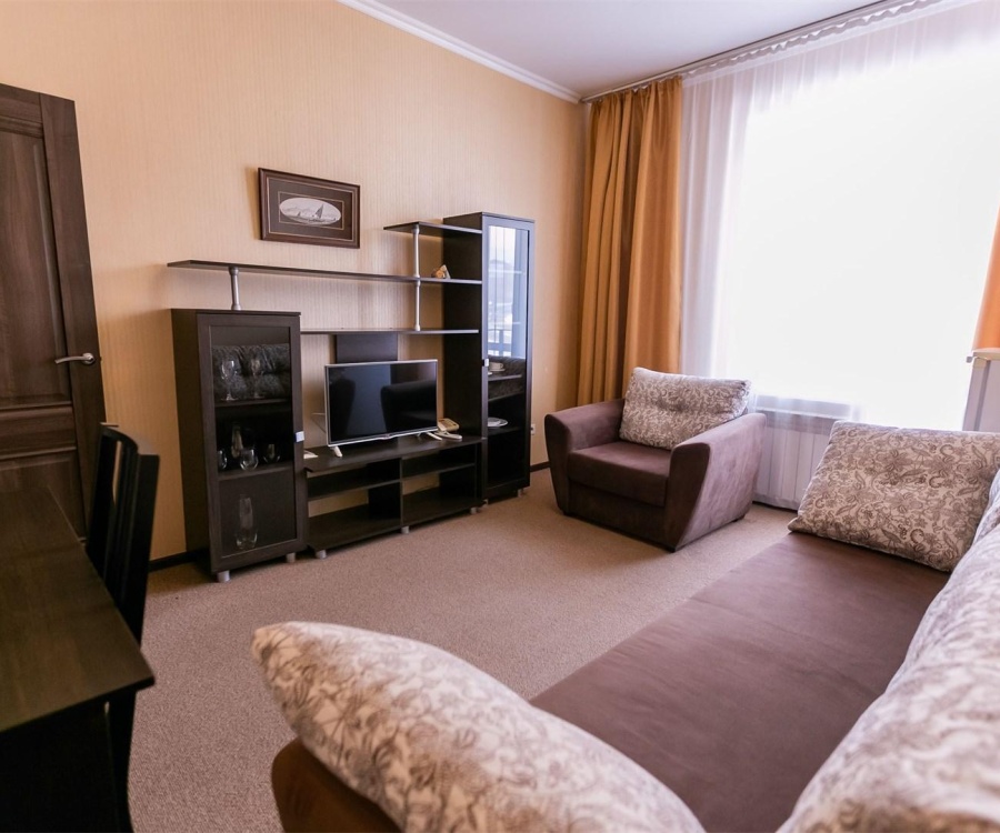 Parus hotel 3. Парус Златоуст. Гостиница Парус Днепр. Parus Hotel.