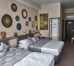 Стандартный трехместный номер (2) в July hotel