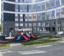 Двухместные апартаменты с балконом (двуспальная кровать) в Апартаменты Pavlov Изумруд