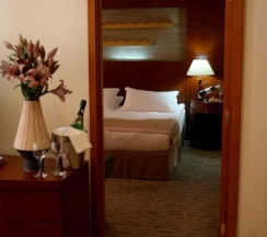 Двухместный люкс Superior с балконом двуспальная кровать в Park Hotel Bishkek
