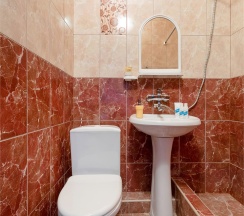 Трехместный номер с балконом в Guest house city center
