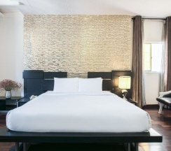 Номер Standard в A&EM - The Petit Hotel