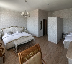 Комфорт трехместный в Петровская