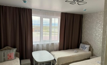 Трехместный номер с 3 односпальными кроватями в Оазис